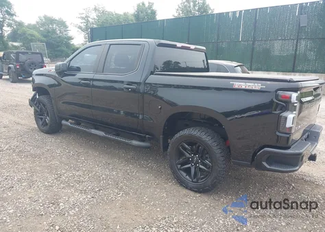 2021 Chevrolet Silverado 1500 4Wd Short Bed Custom Trail Boss z USA, uszkodzony, nr VIN 1GCPYCEFXMZ185455